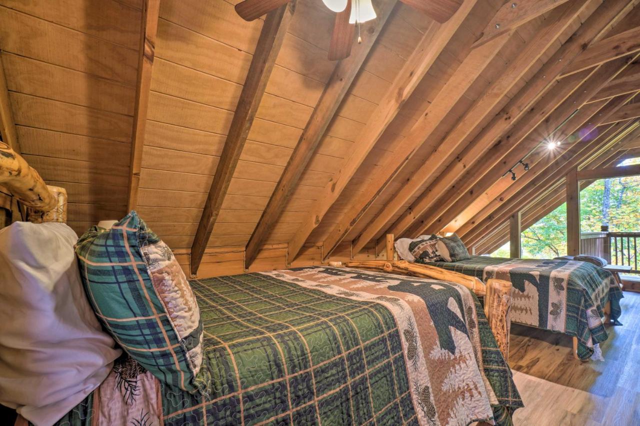 Sevierville Sanctuary Hot Tub, Pool Table And Deck! Εξωτερικό φωτογραφία
