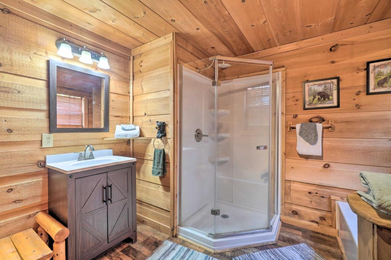 Sevierville Sanctuary Hot Tub, Pool Table And Deck! Εξωτερικό φωτογραφία