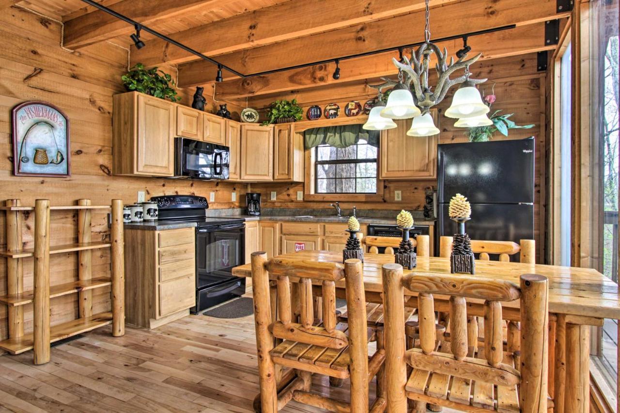 Sevierville Sanctuary Hot Tub, Pool Table And Deck! Εξωτερικό φωτογραφία