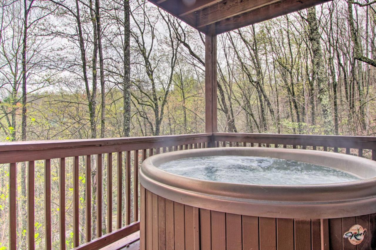 Sevierville Sanctuary Hot Tub, Pool Table And Deck! Εξωτερικό φωτογραφία