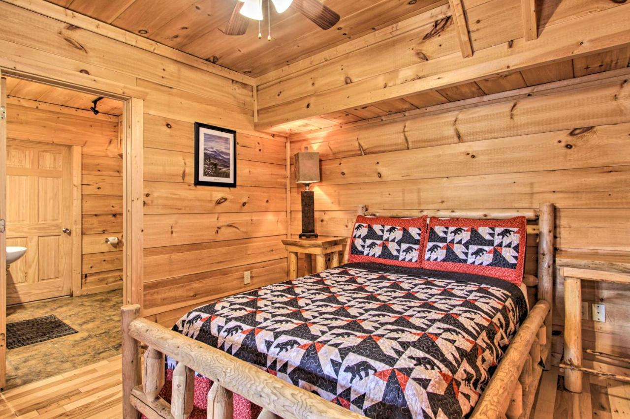 Sevierville Sanctuary Hot Tub, Pool Table And Deck! Εξωτερικό φωτογραφία
