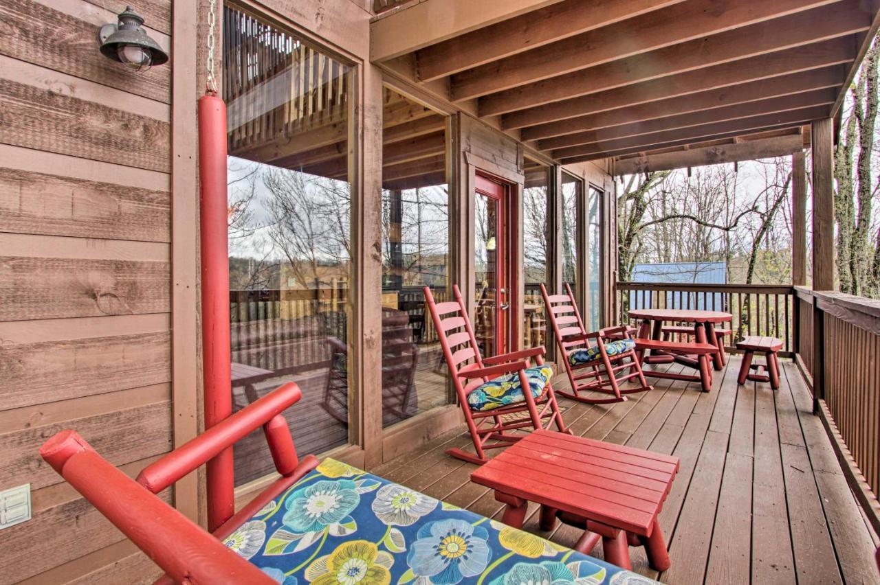 Sevierville Sanctuary Hot Tub, Pool Table And Deck! Εξωτερικό φωτογραφία
